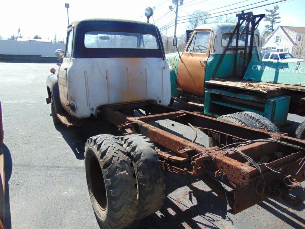 1953 Ford F 350 Barn find project truck