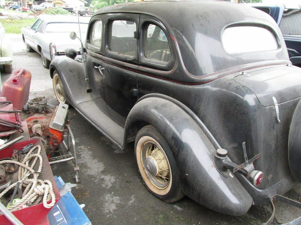 1935 Ford Deluxe Sedan barn find