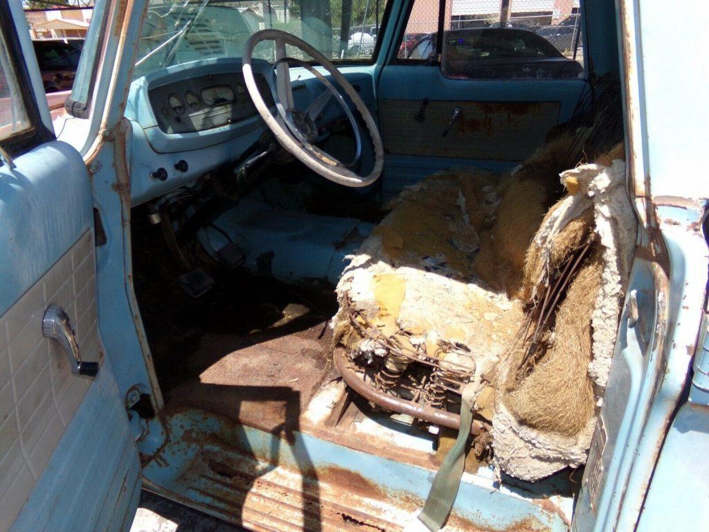 1962 Dodge D200 4 door Shortbed Fleetside