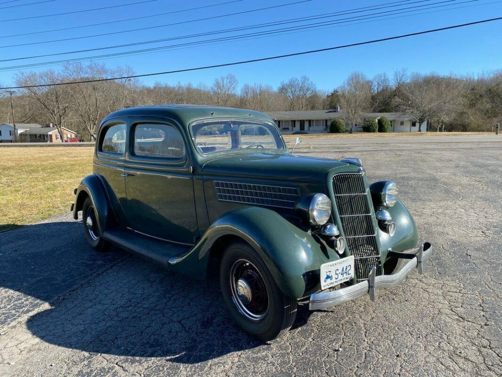 1935 Ford Tudor Sedan, Barn Find