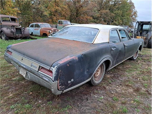 1967 Oldsmobile 4 Door Sedan