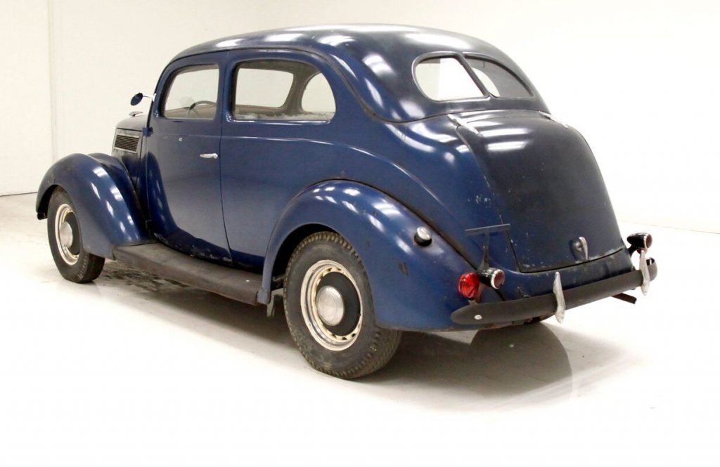 1937 Ford 74 Series Tudor Sedan