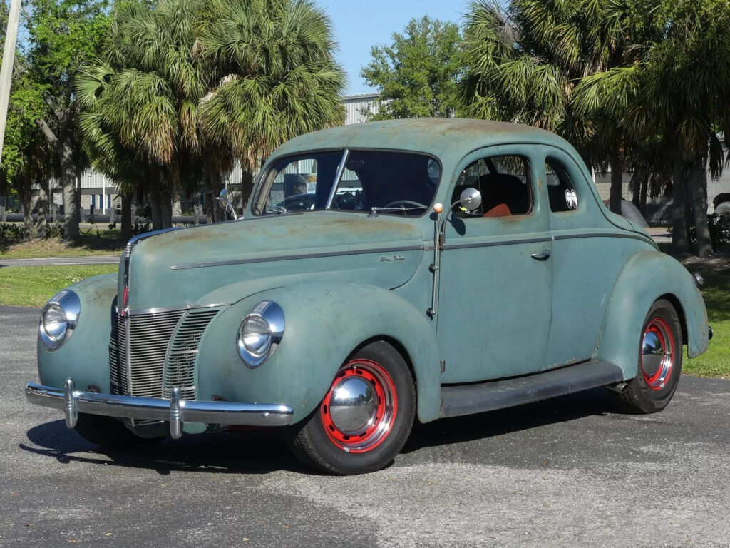 1940 Ford Deluxe Coupe