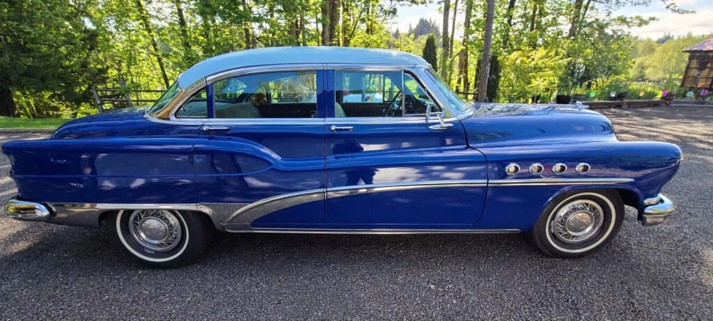 1953 Buick Roadmaster All trim is There, Attached and in Excellant Condition !