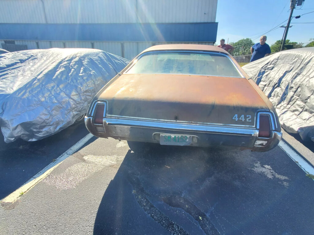 1969 Oldsmobile 442 Holiday 2 Door Hardtop