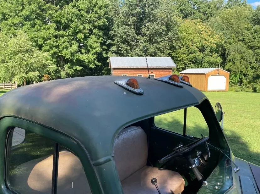 1949 Dodge B-1-D Flatbed 1-Ton Pilothouse Truck