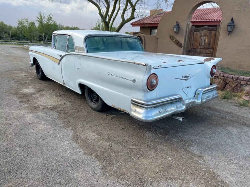 1957 Ford Fairlane