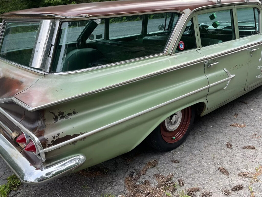 1960 Chevrolet Parkwood Impala Barnfind