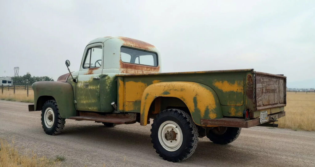 1956 International Harvester S-120