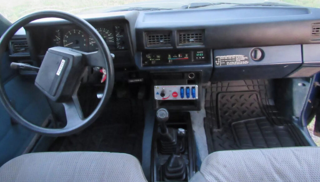 1986 Toyota Pickup Xtracab RN66 SR5