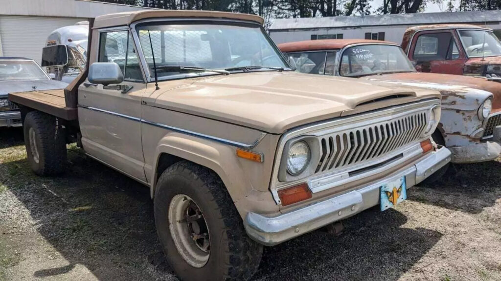 1977 Jeep J-20 Flat bed 3/4 ToN