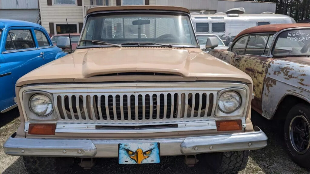 1977 Jeep J-20 Flat bed 3/4 ToN