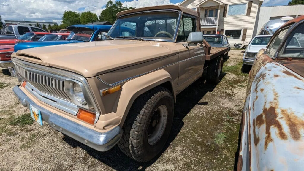 1977 Jeep J-20 Flat bed 3/4 ToN