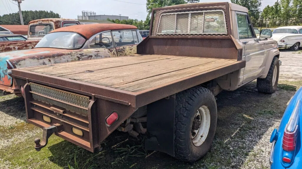 1977 Jeep J-20 Flat bed 3/4 ToN