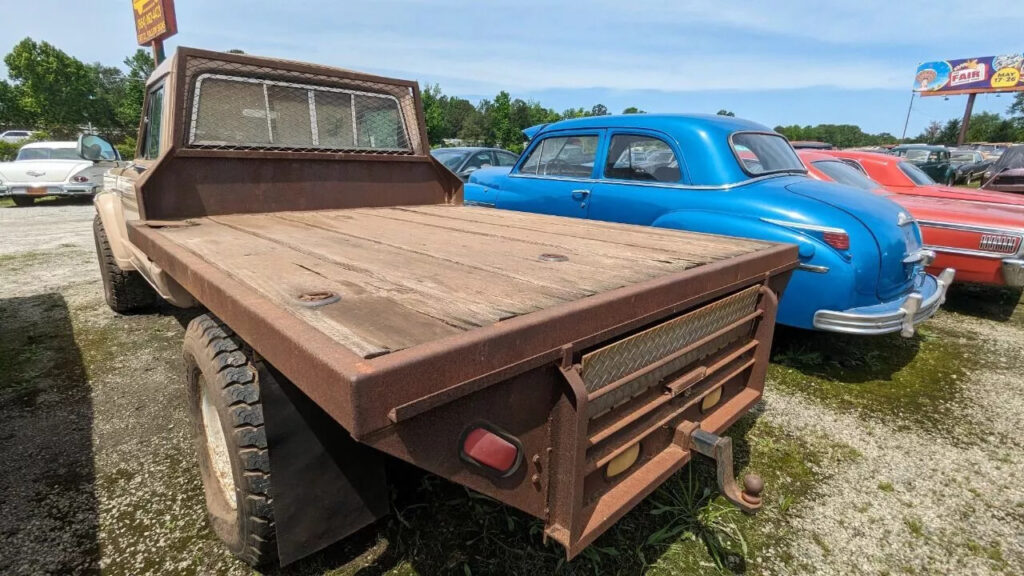 1977 Jeep J-20 Flat bed 3/4 ToN