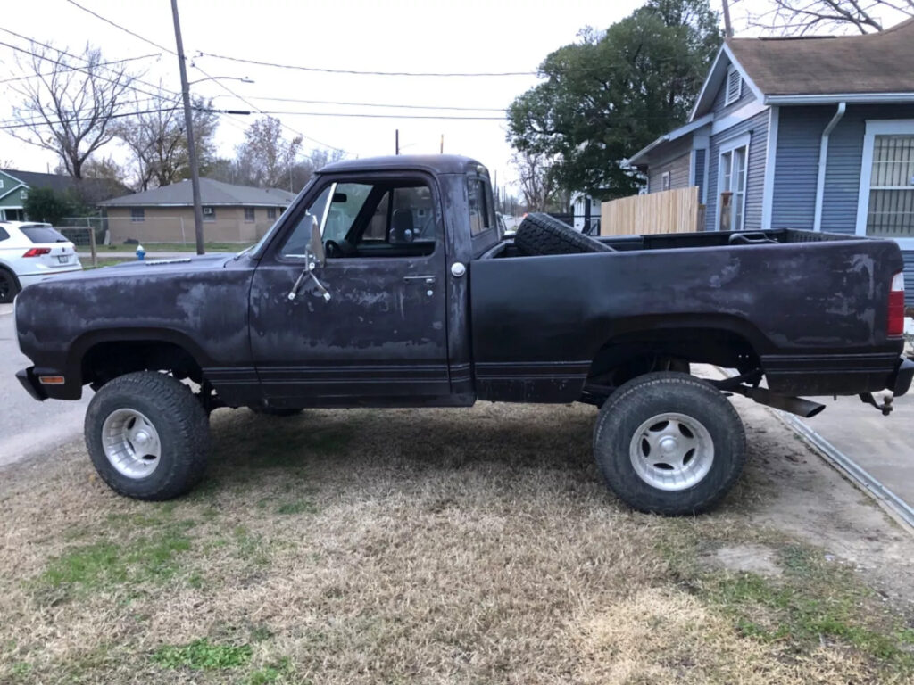 1977 Dodge Power Wagon