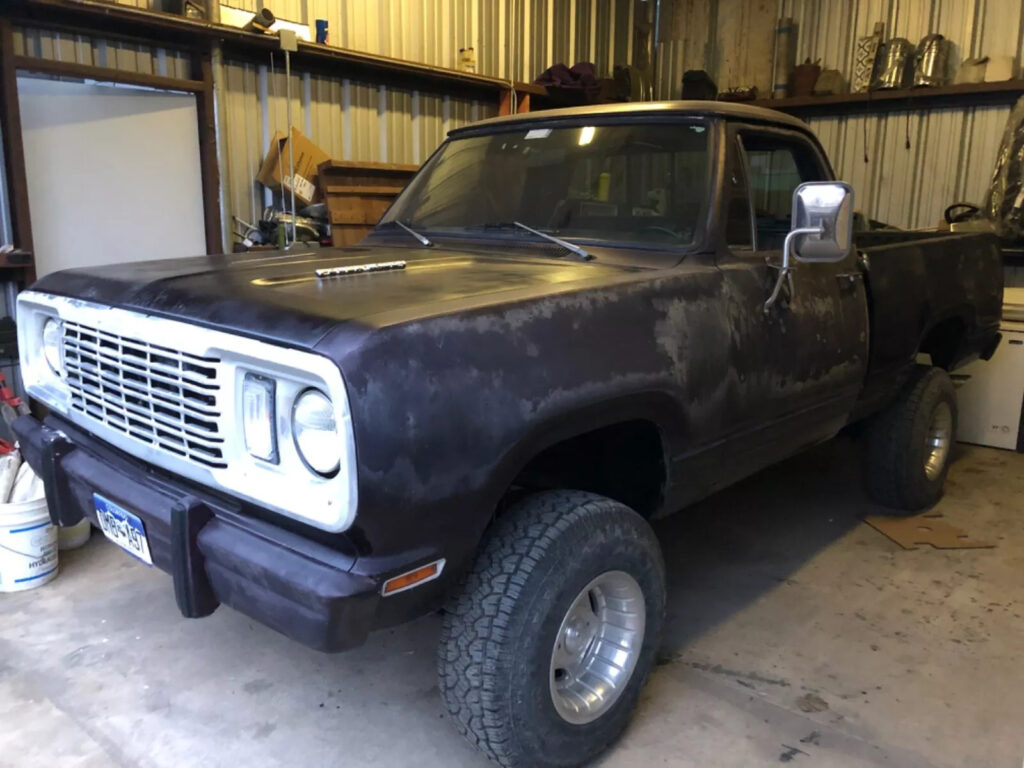 1977 Dodge Power Wagon