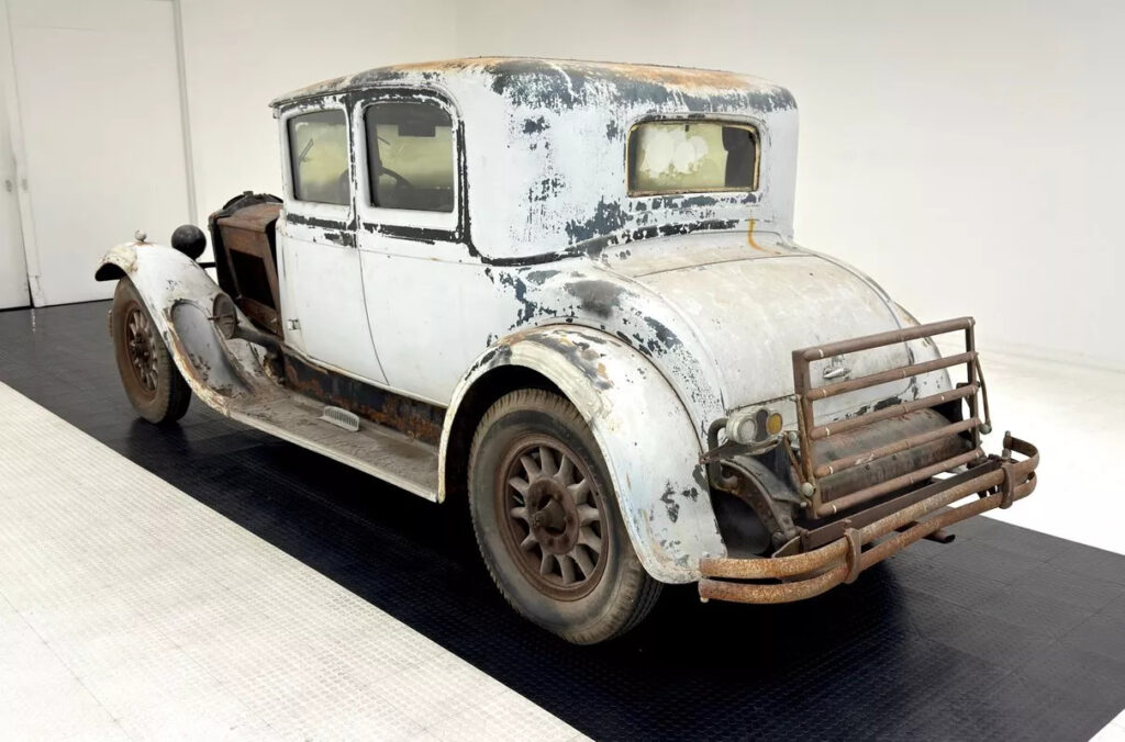 1930 Packard 733 Deluxe Coupe