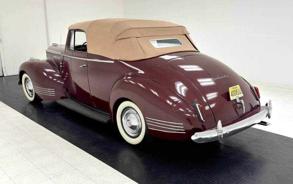 1941 Packard 120 Series 1901 Convertible Coupe