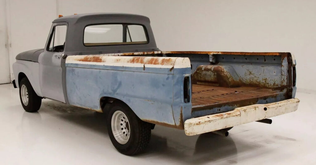 1965 Ford F-100 Pickup