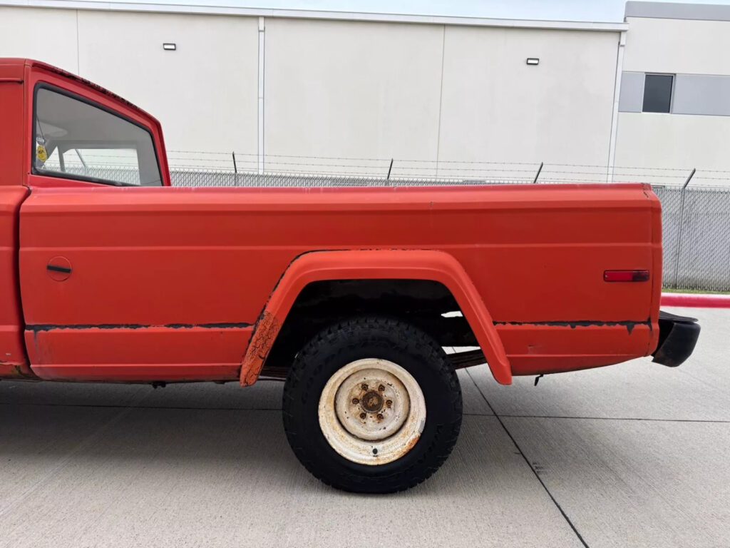 1975 Jeep J10 jeep j10 pick up Truck Classic barn find 4×4