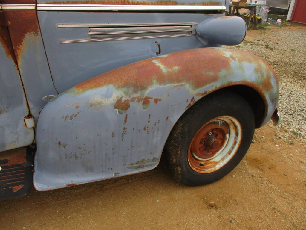 1937 Oldsmobile Six Coupe