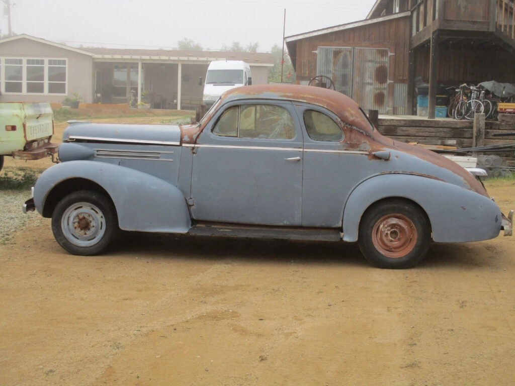 1937 Oldsmobile Six Coupe