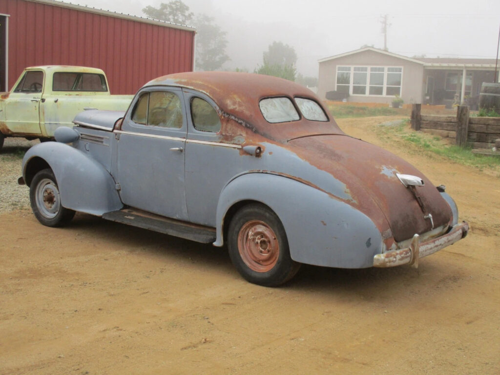 1937 Oldsmobile Six Coupe