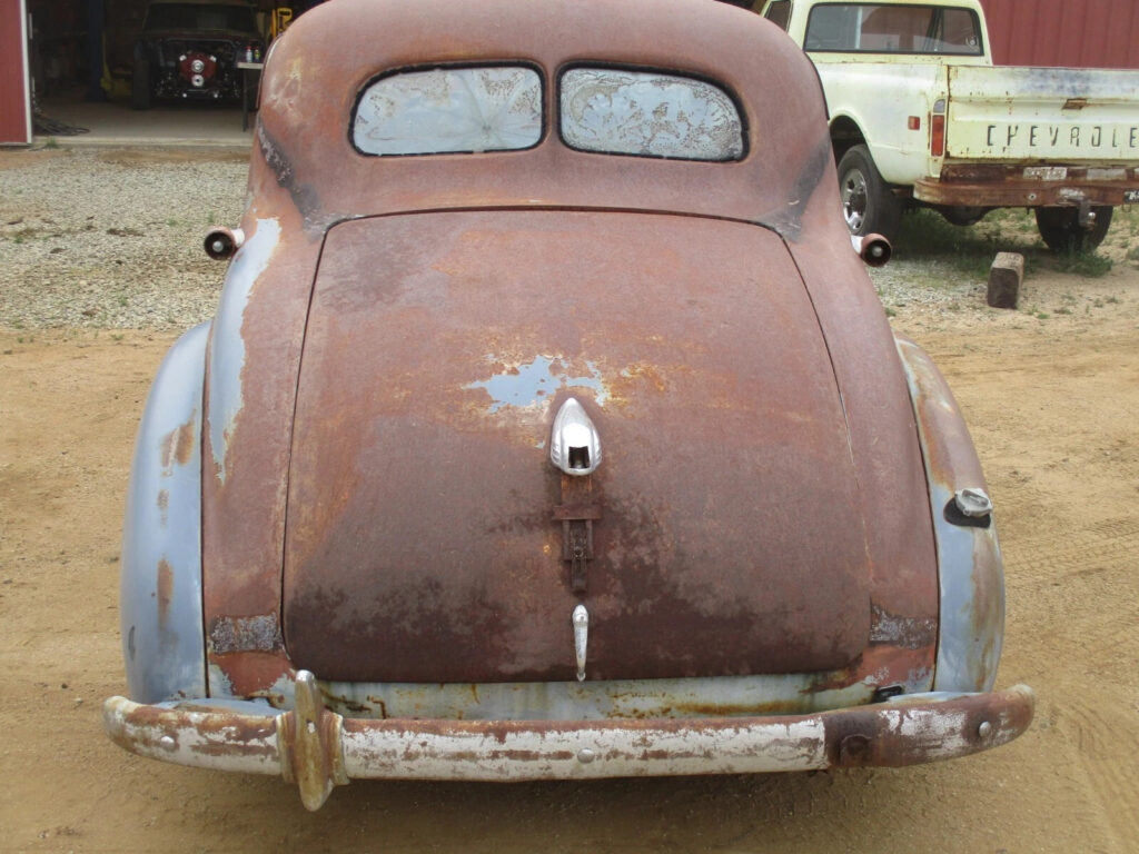 1937 Oldsmobile Six Coupe