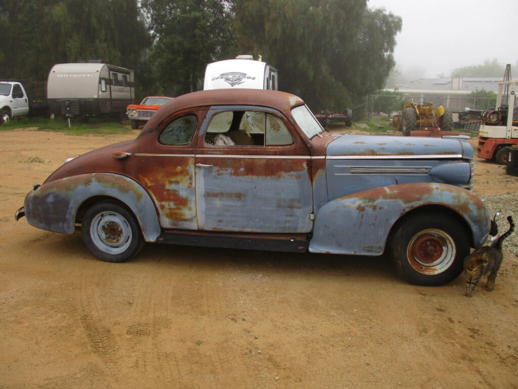 1937 Oldsmobile Six Coupe