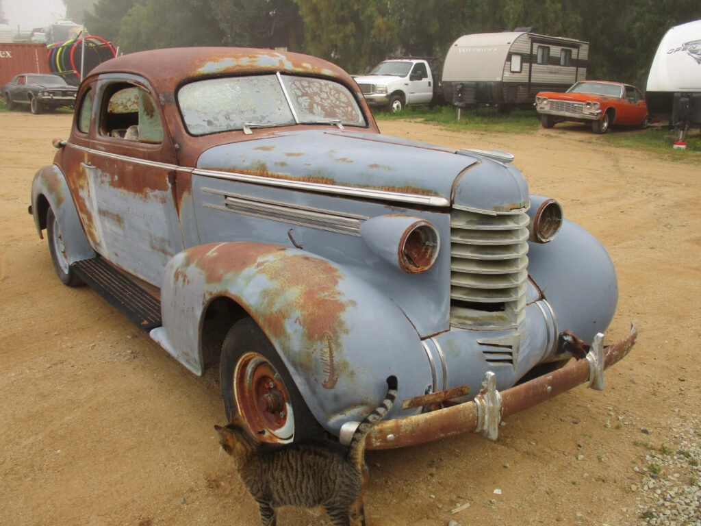 1937 Oldsmobile Six Coupe