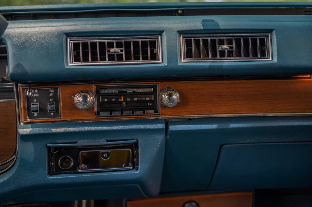 1975 Cadillac Fleetwood