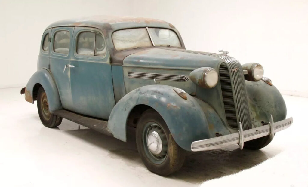 1936 Pontiac Master Series 6 Touring Sedan