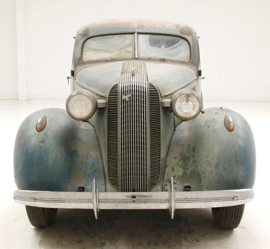 1936 Pontiac Master Series 6 Touring Sedan