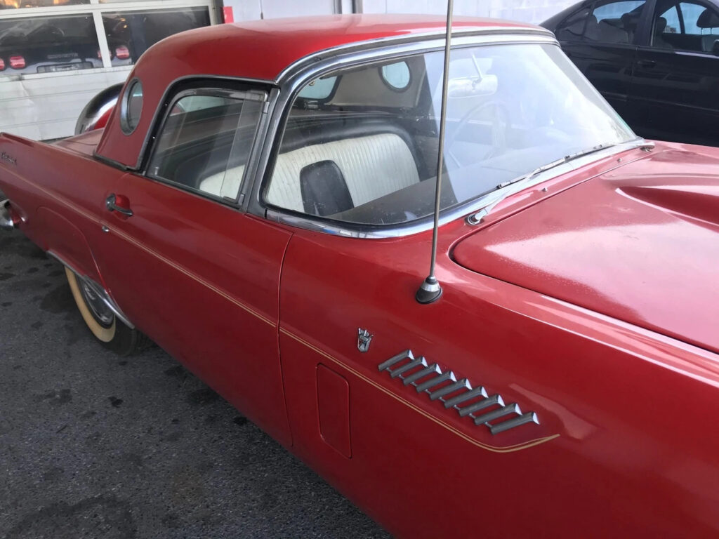 1956 Ford Thunderbird