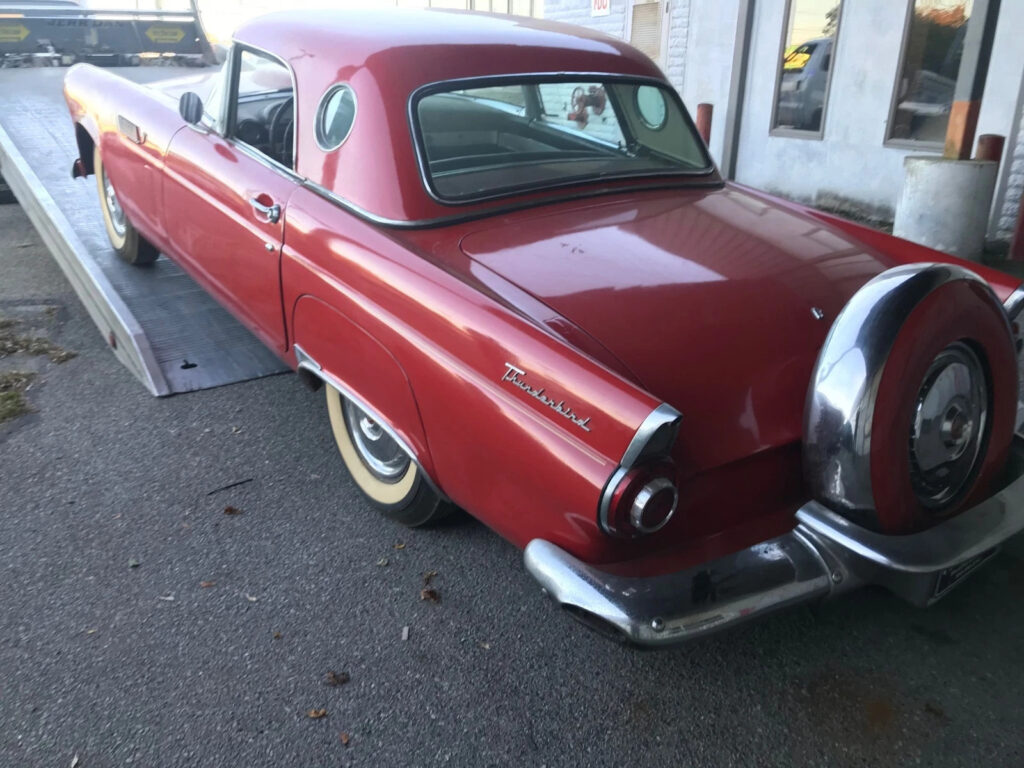 1956 Ford Thunderbird