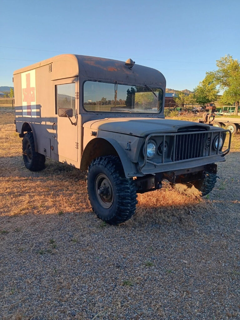 1967 M725 Military Ambulance