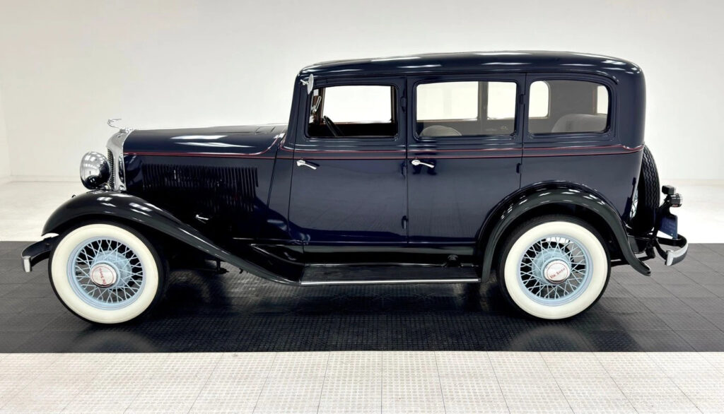 1932 Desoto 6 SA Series Deluxe Sedan