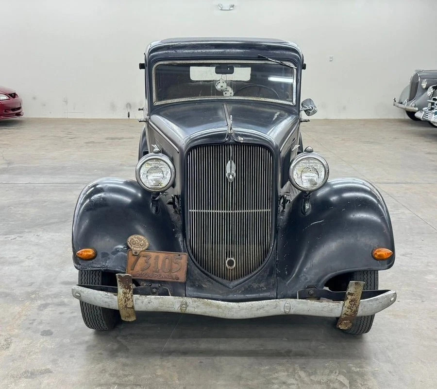 1934 Plymouth PE Deluxe 4-Door Sedan