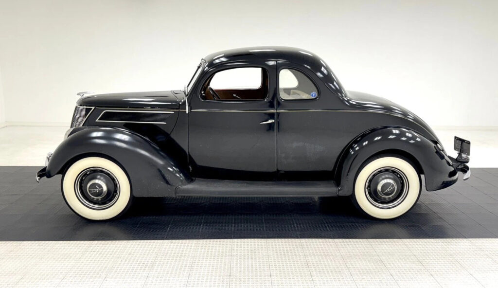 1937 Ford 85 Deluxe 5 Window Coupe