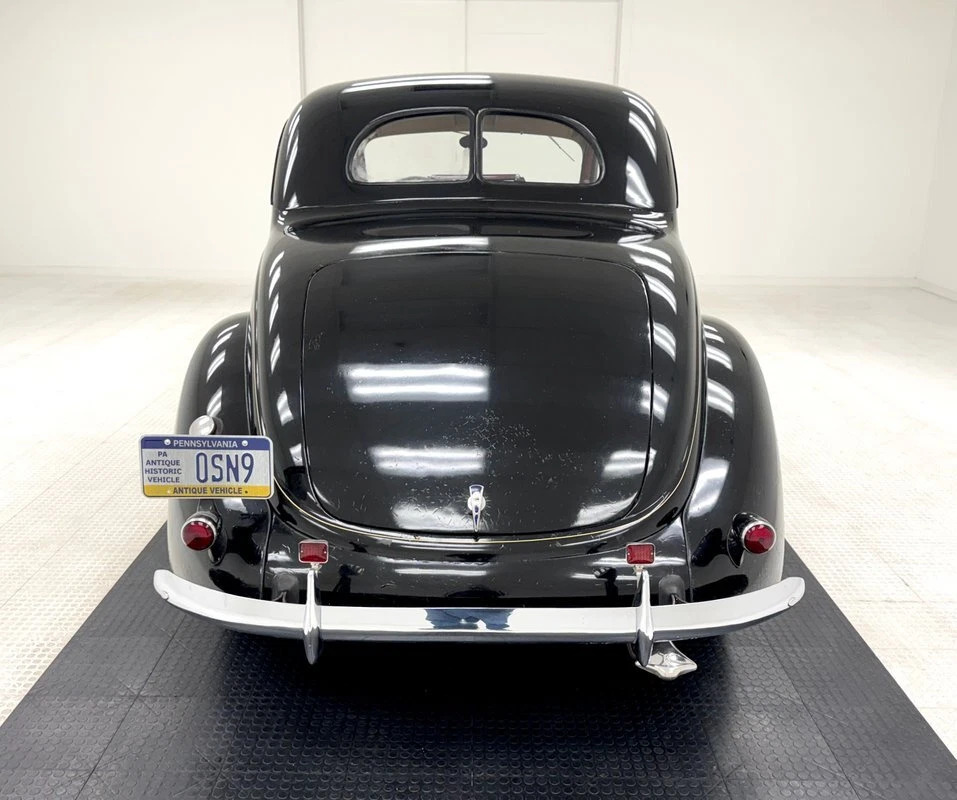 1937 Ford 85 Deluxe 5 Window Coupe