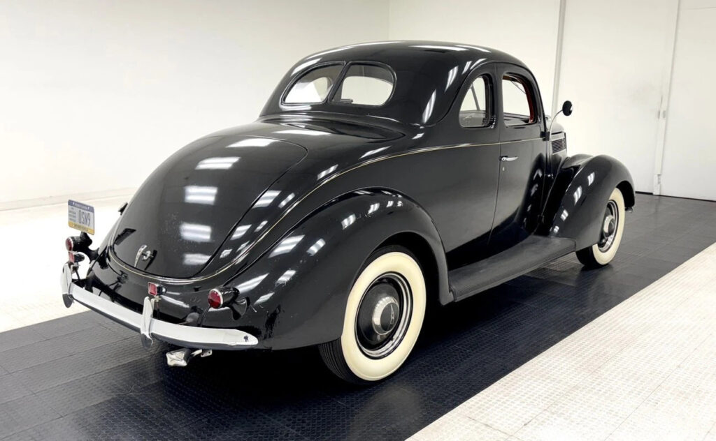1937 Ford 85 Deluxe 5 Window Coupe
