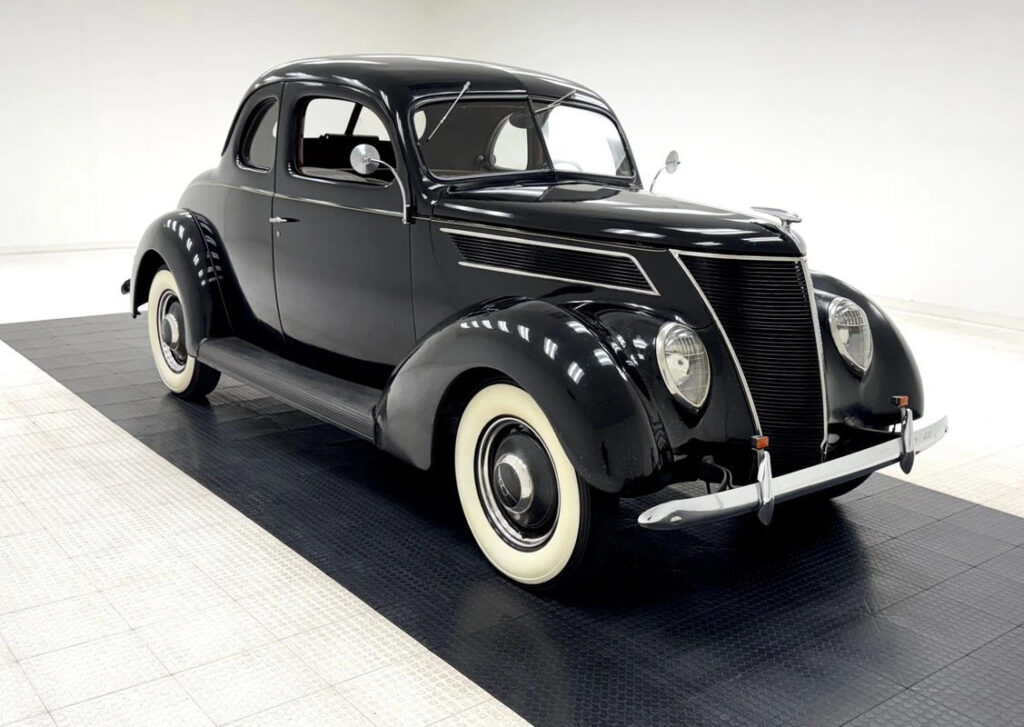 1937 Ford 85 Deluxe 5 Window Coupe