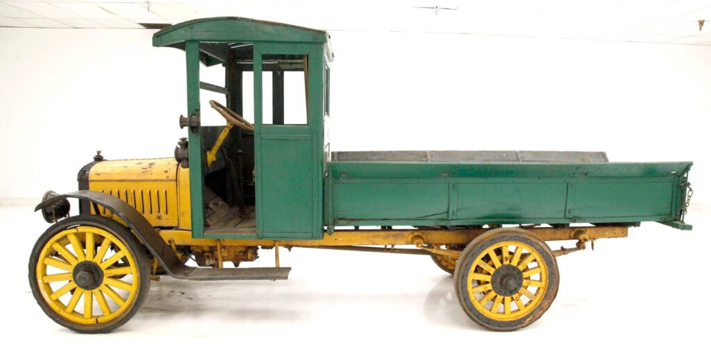 1915 Republic Truck 2 Ton