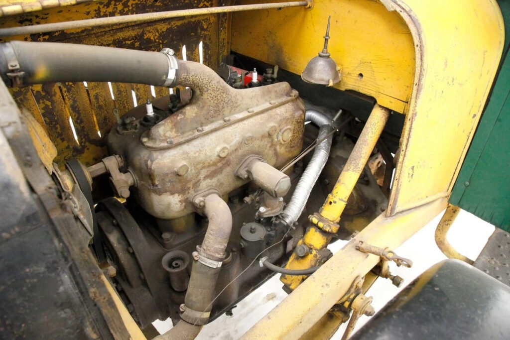 1915 Republic Truck 2 Ton