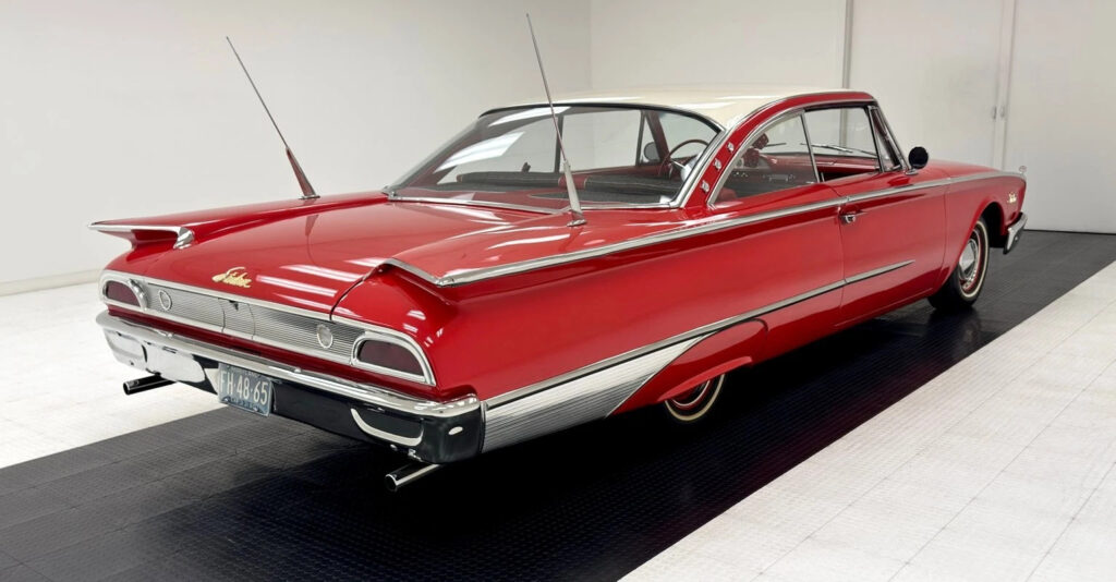 1960 Ford Galaxie Starliner 2 Door Club Victoria