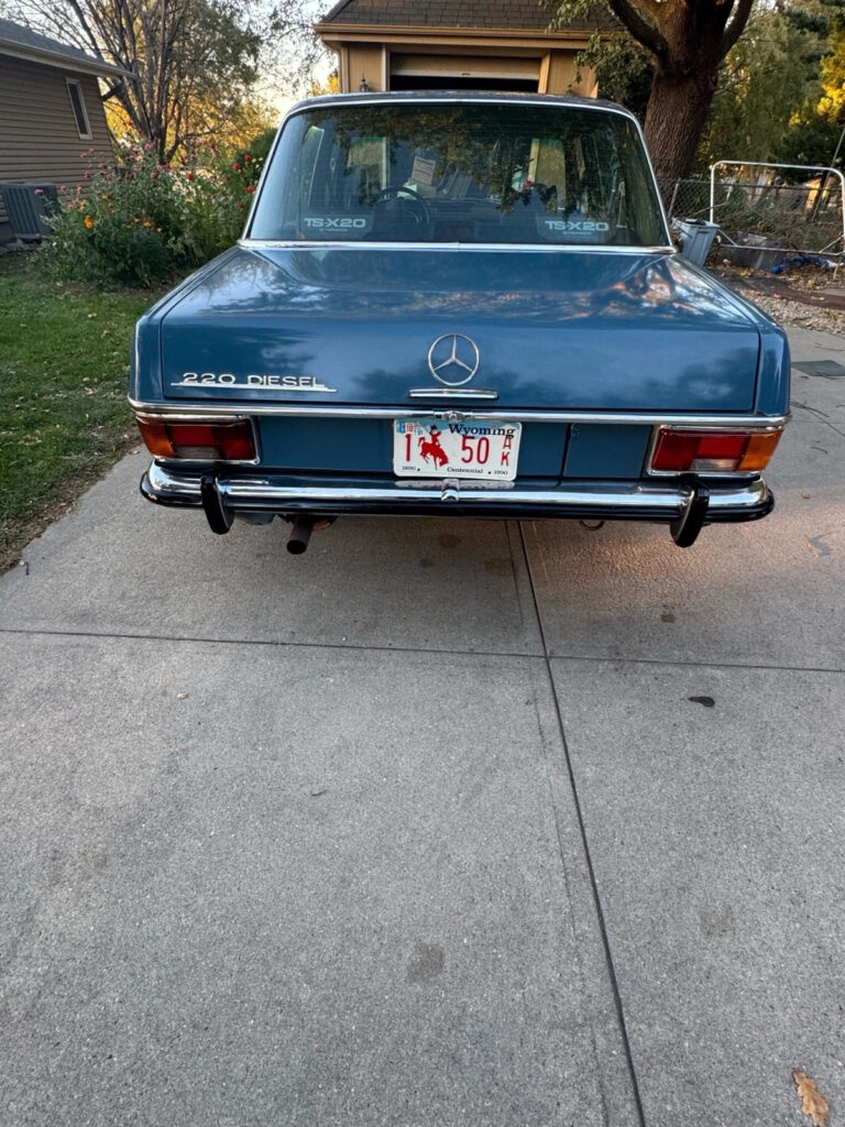 1971 Mercedes-Benz 200 D 220d