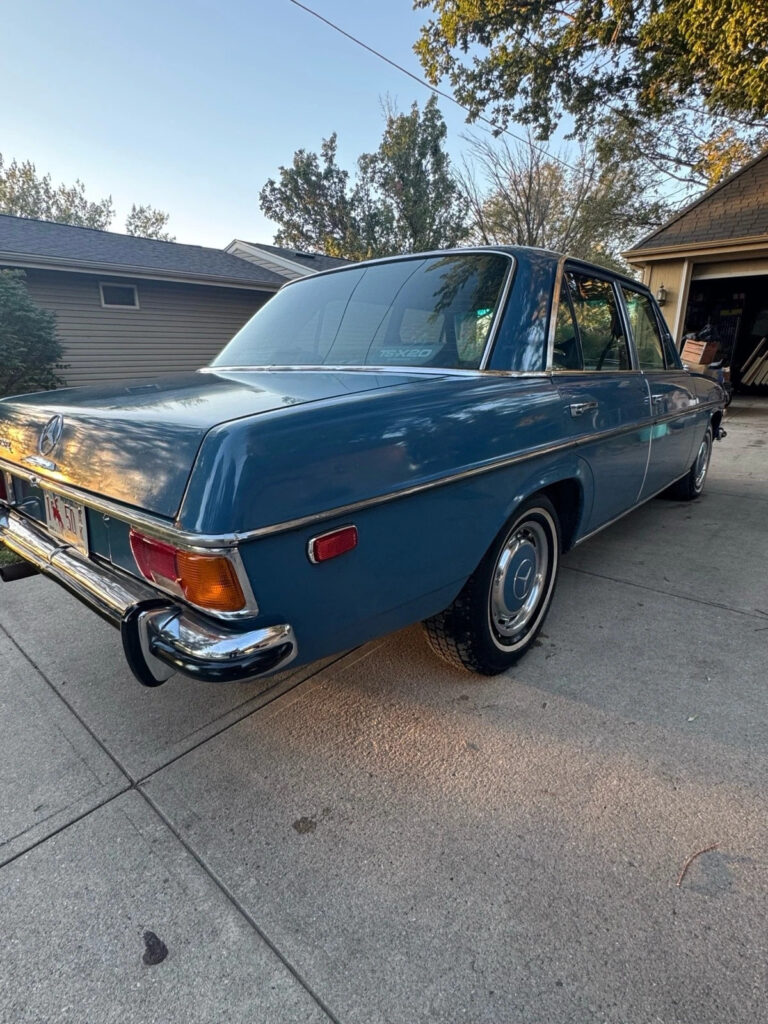 1971 Mercedes-Benz 200 D 220d