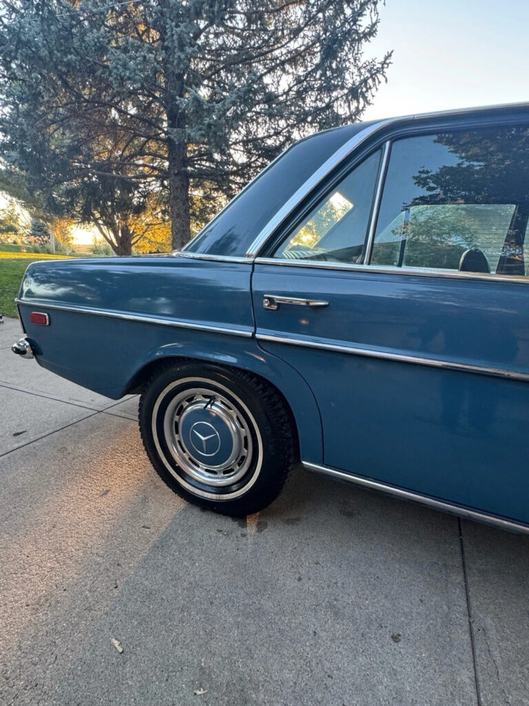 1971 Mercedes-Benz 200 D 220d