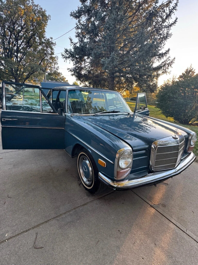 1971 Mercedes-Benz 200 D 220d